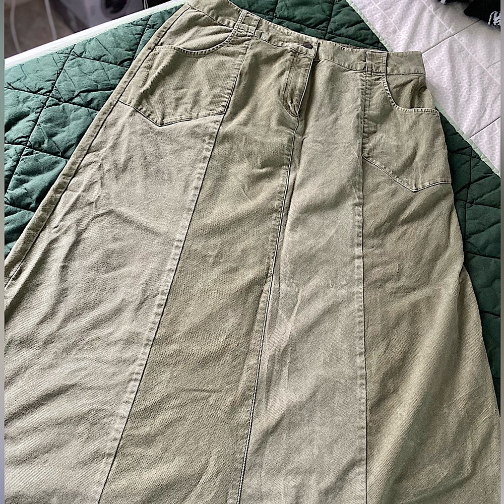 90s Corduroy Maxi Skirt✨
